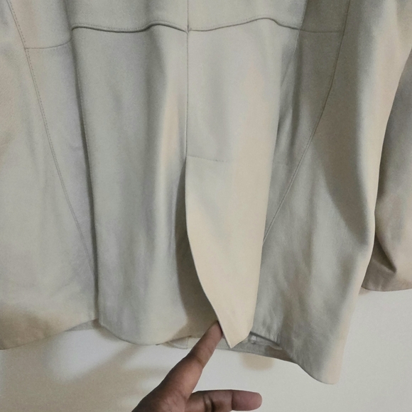 Women's Creme Tailored Leather Blazer Size 2X - Picture 13 of 14
